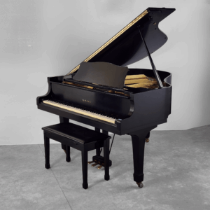 Yamaha G1 (Satin Ebony)