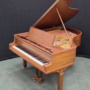Knabe 5'8" Grand