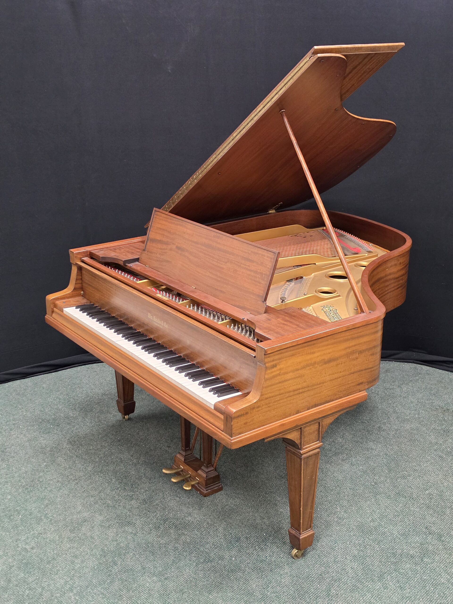 Knabe 5'8" Grand